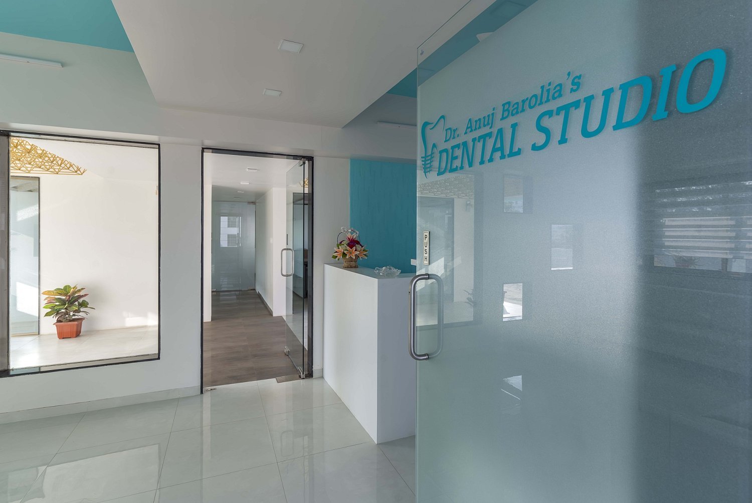 State of the art dental operatory and equipment at Dr. Anuj Barolia's studio